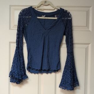 Chic Navy Lace Flare Sleeve Blouse